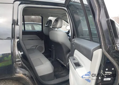 2007 Jeep Compass Sport z USA, uszkodzony, nr VIN 1J8FF47W47D141157